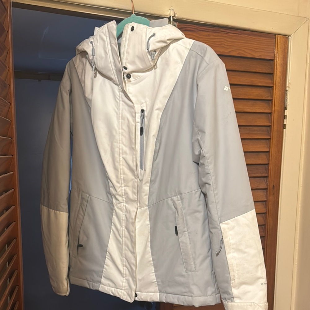 Columbia Light Gray & White Women's Hooded Winter Ski Jacket